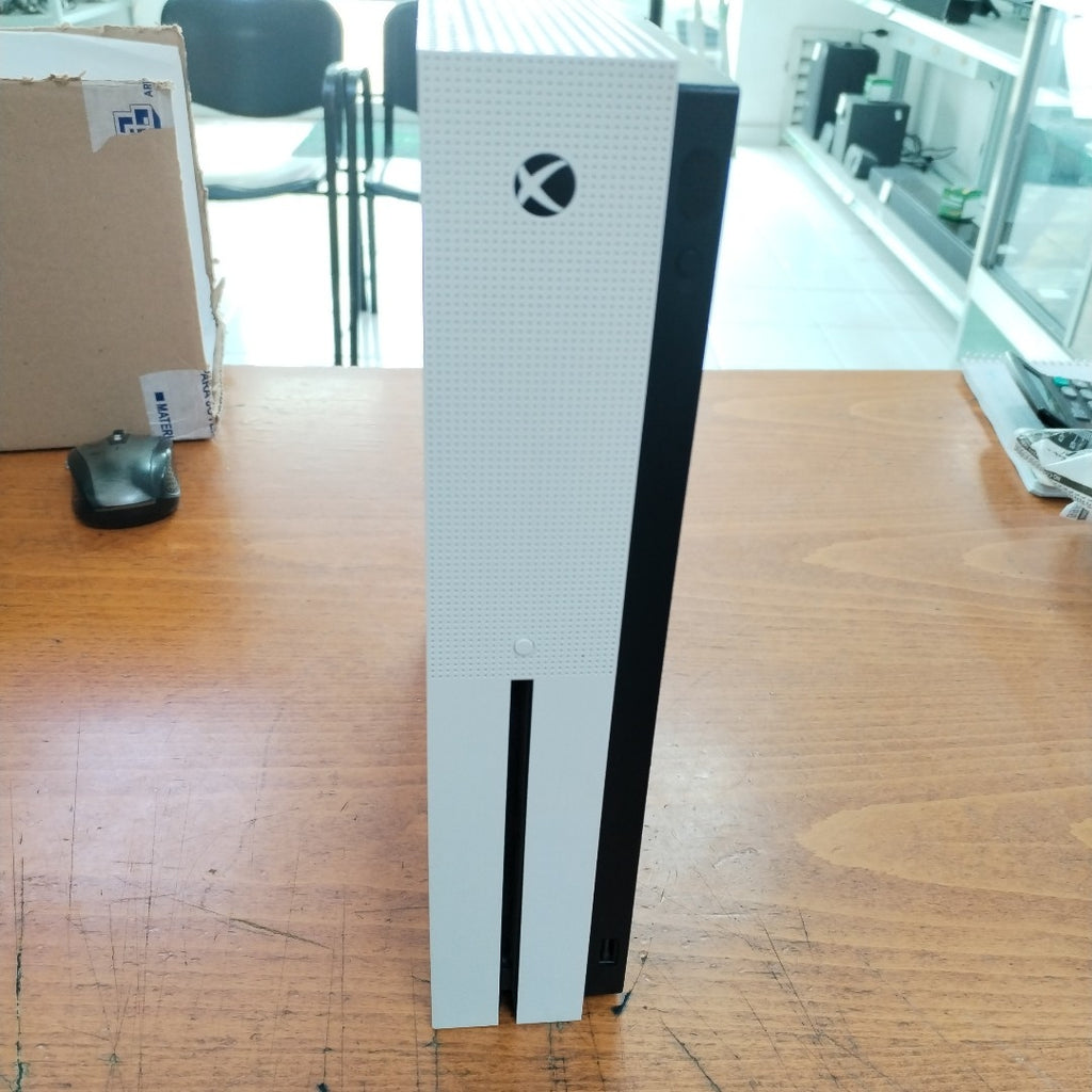 CONSOLA DE VIDEOJUEGO MICROSOFT XBOX ONE S 500 GB  (SEMINUEVO)