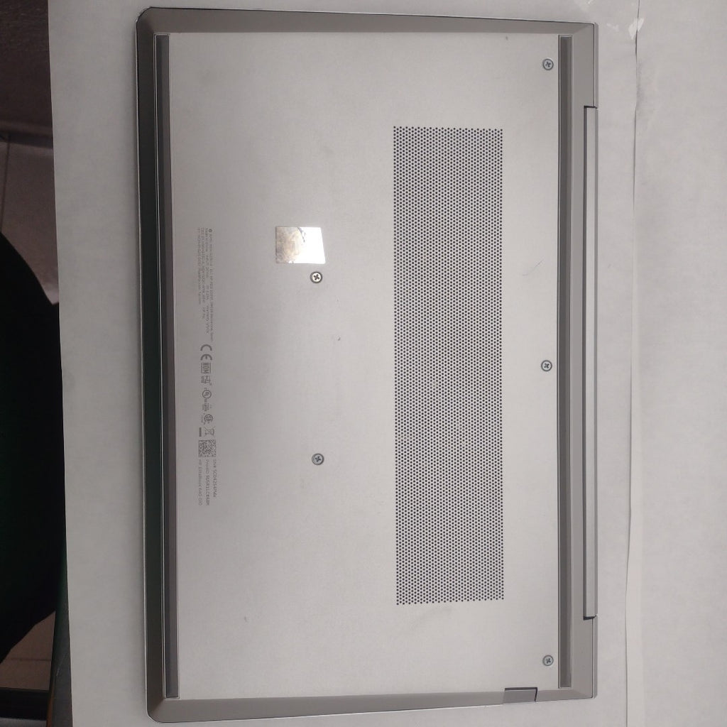 LAPTOP HP ELITEBOOK 640 G10 (2024) 256 GB SSD 16 GB RAM (SEMINUEVO)