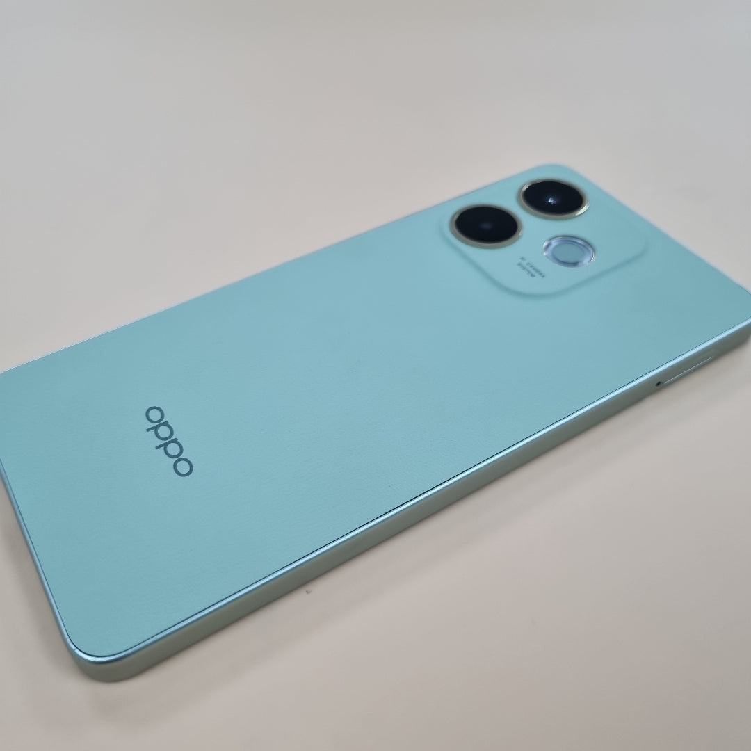 CELULAR OPPO  A5 PRO CPH2711 (2025) 256 GB 8 GB RAM (SEMINUEVO)