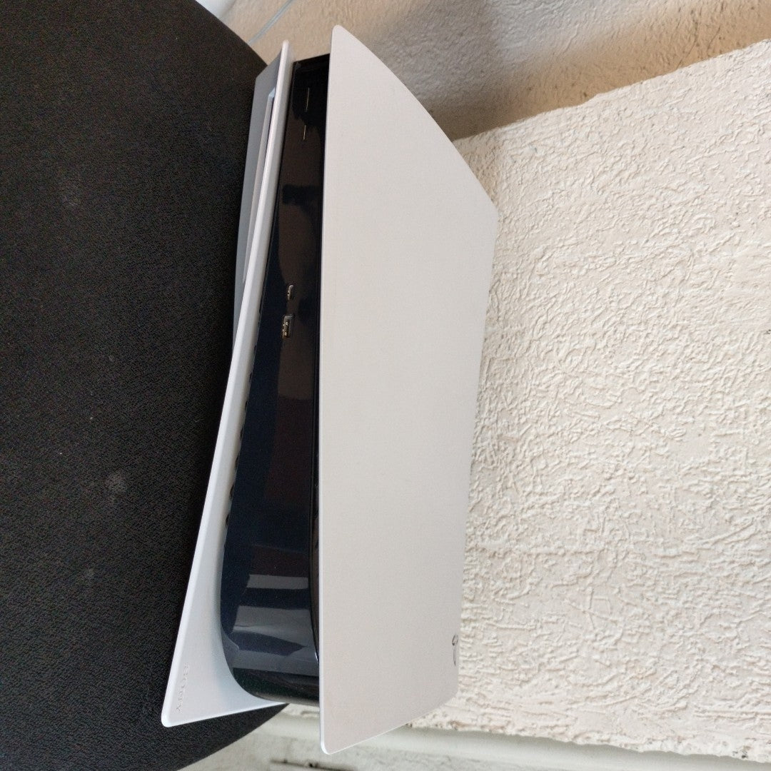 CONSOLA DE VIDEOJUEGO SONY PS5 825 SSD (SEMINUEVO)