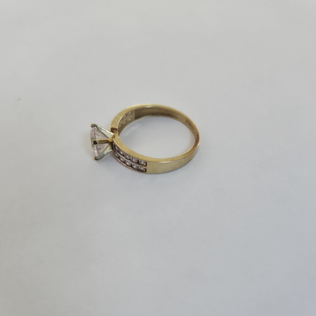 SOLITARIO. ORO. 10 K 2.3 GRMS (SEMINUEVO)