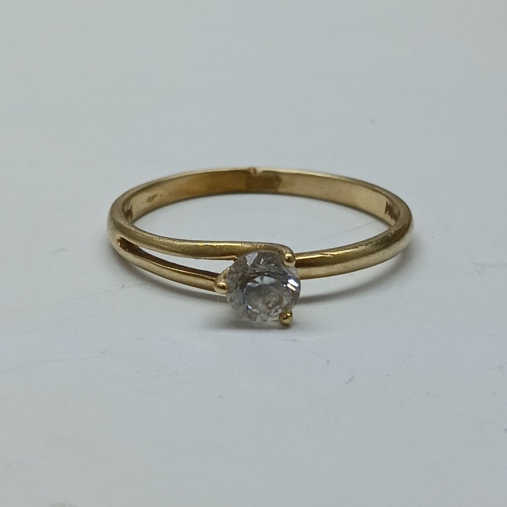 SOLITARIO. ORO. 14 K 1.6 GRMS (SEMINUEVO)