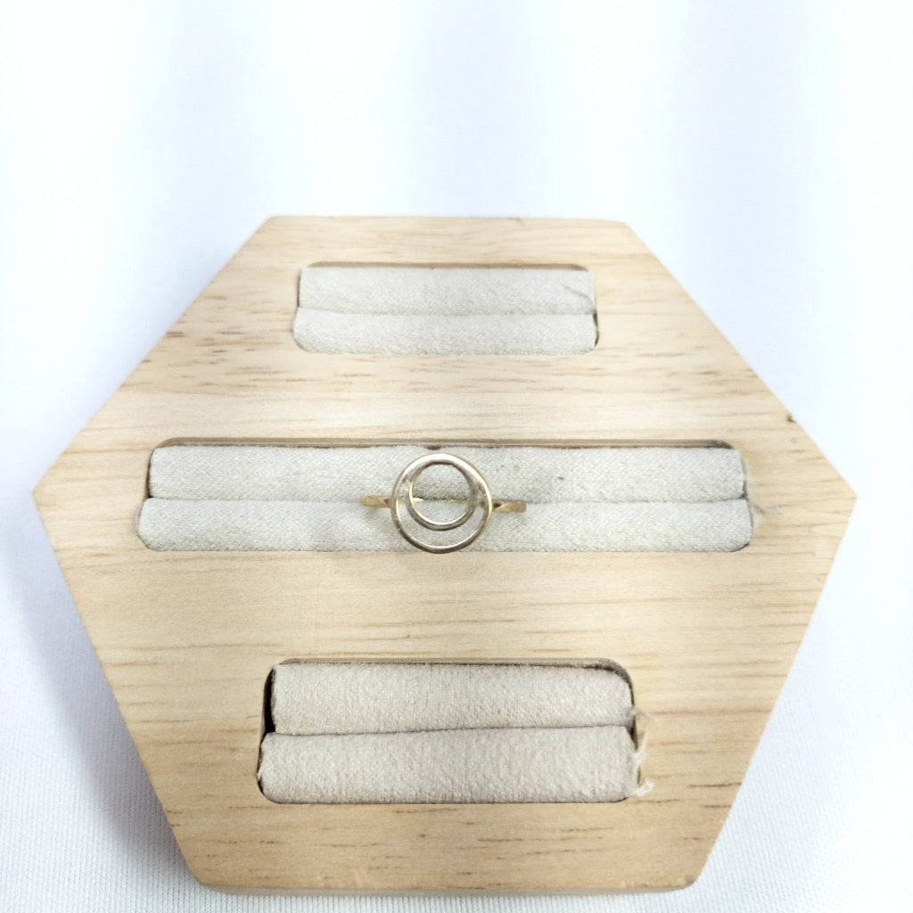 10346AND00070A3918 FRD19 ANILLO DOBLE CIRCULO ORO 10K 1GRS (NUEVO)