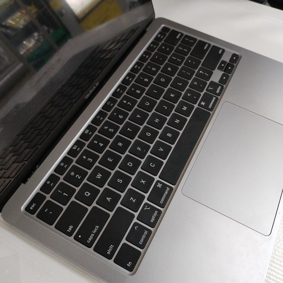 LAPTOP APPLE MACBOOK AIR 13" 2020 1.1 A2179 256 GB SSD 8 GB RAM (SEMINUEVO)