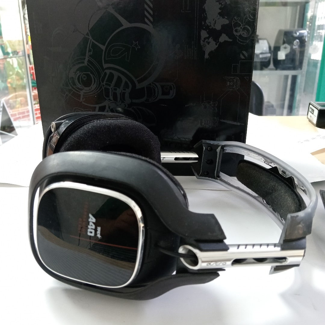 AUDIFONOS ASTRO A40 TR+MIX AMP M80 ALAMBRICO OVER EAR (SEMINUEVO)