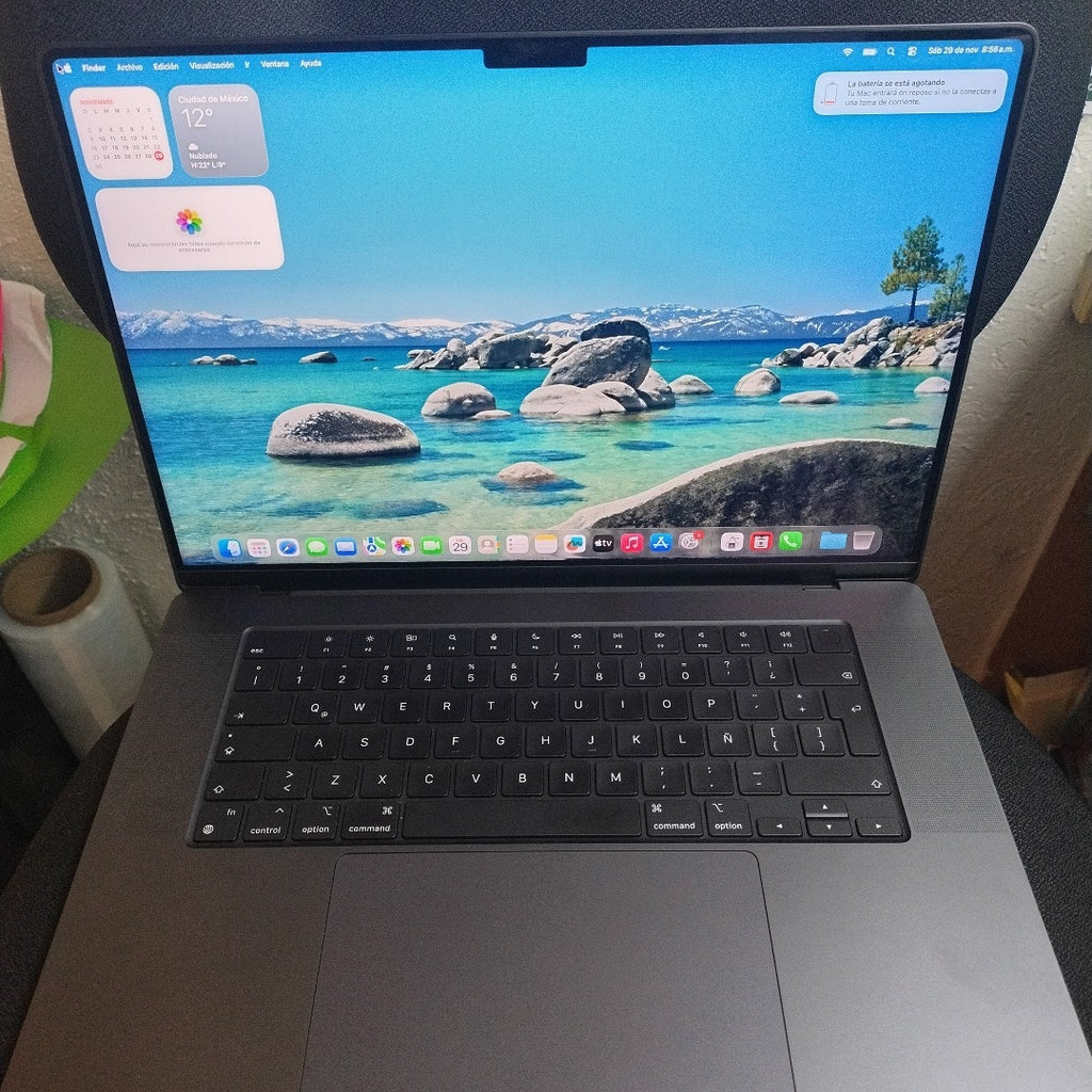 LAPTOP APPLE MACBOOK PRO 16" 2023 A2991 (12 CPU / 18 GPU) 512 GB SSD 18 GB RAM (SEMINUEVO)