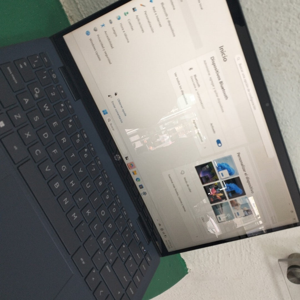 LAPTOP HP PAVILION X360 14-EK0008LA (2024) 512 GB SSD 8 GB RAM (SEMINUEVO)