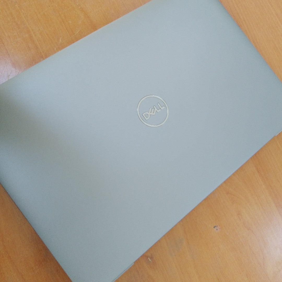 LAPTOP DELL LATITUDE 5450 (2024) 256 GB SSD 16 GB RAM (SEMINUEVO)