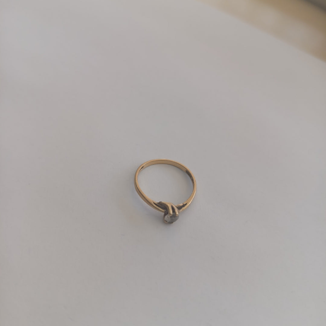 SOLITARIO. ORO. 14 K 1.4 GRMS (SEMINUEVO)