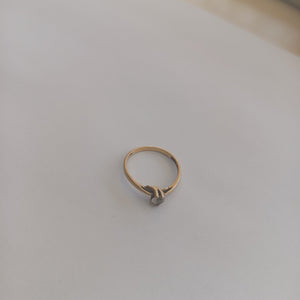 SOLITARIO. ORO. 14 K 1.4 GRMS (SEMINUEVO)