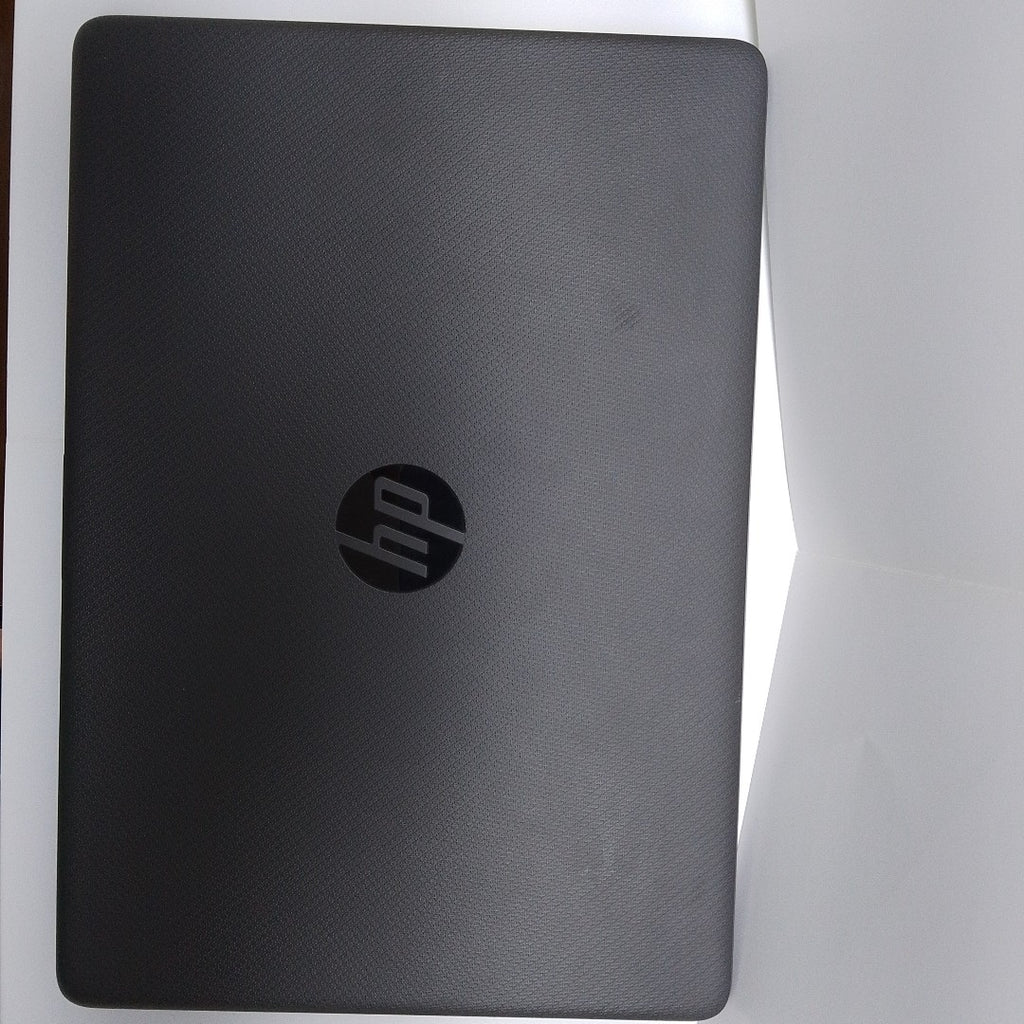 LAPTOP HP 245 G8 (2022) 256 GB SSD 8 GB RAM (SEMINUEVO)