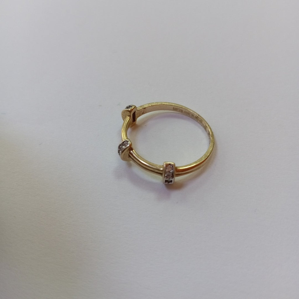 10024AND00065A1632 FRD6 ANILLO CON 3 MEDIO CIRCULOS Y CIRCONIAS ORO 10K 1.8GRS (NUEVO)