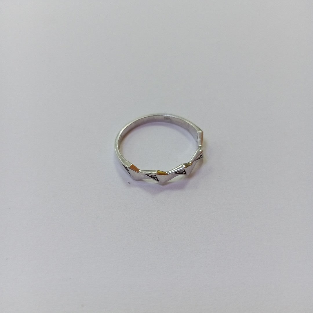 10450AND00070B1775 FRD7 ANILLO DE TRIANGULO CON CIRCONIAS O/B ORO 14K 1.6GRS (NUEVO)