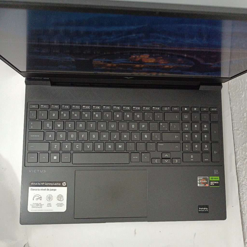 LAPTOP HP VICTUS 15-FB0123LA (2023) 512 GB SSD 16 GB RAM (SEMINUEVO)