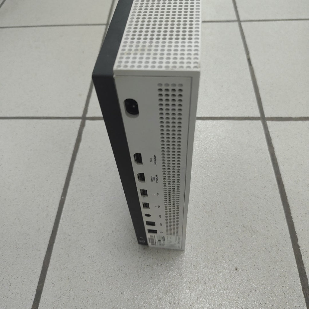 CONSOLA DE VIDEOJUEGO MICROSOFT XBOX ONE S 1 TB (SEMINUEVO)