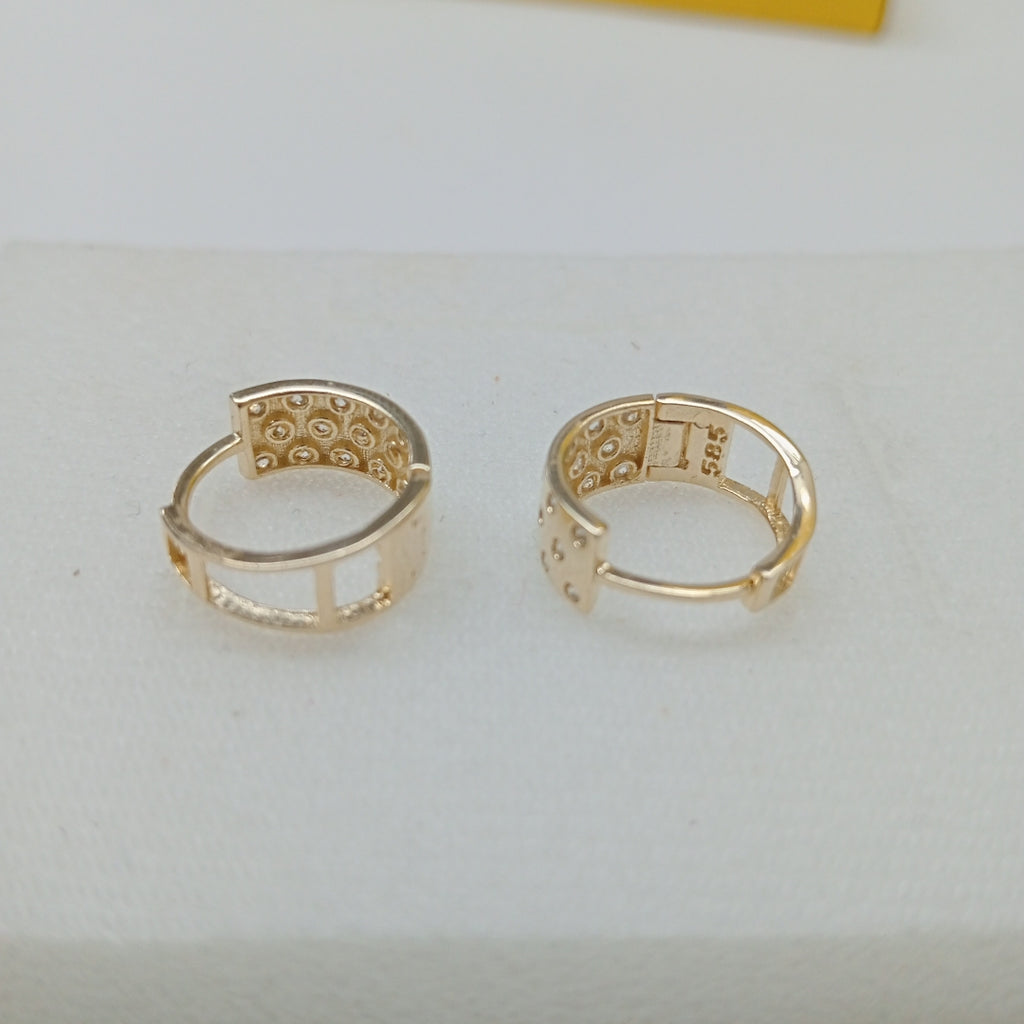 HUGGIES ORO 14K 2.7 (NUEVO)