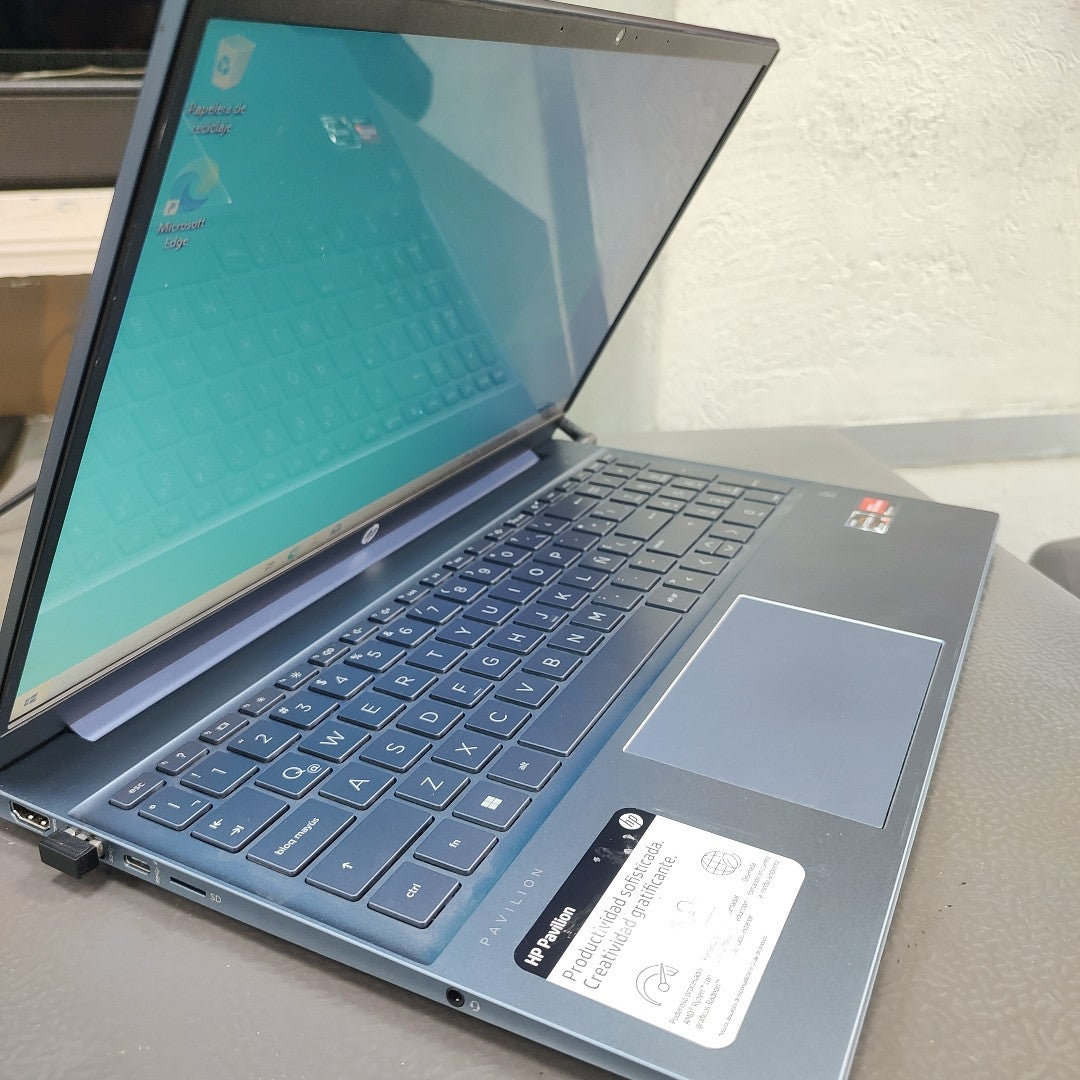 LAPTOP HP PAVILION 15-EH1509LA (2022) 512 GB SSD 8 GB RAM (SEMINUEVO)