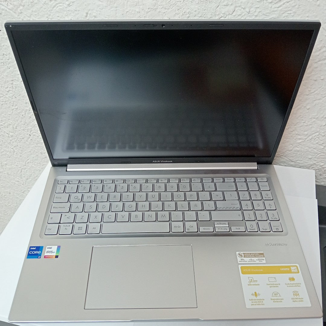 LAPTOP ASUS VIVOBOOK 16 X1605VA-MB1037W (2024) 512 GB SSD 16 GB RAM (SEMINUEVO)