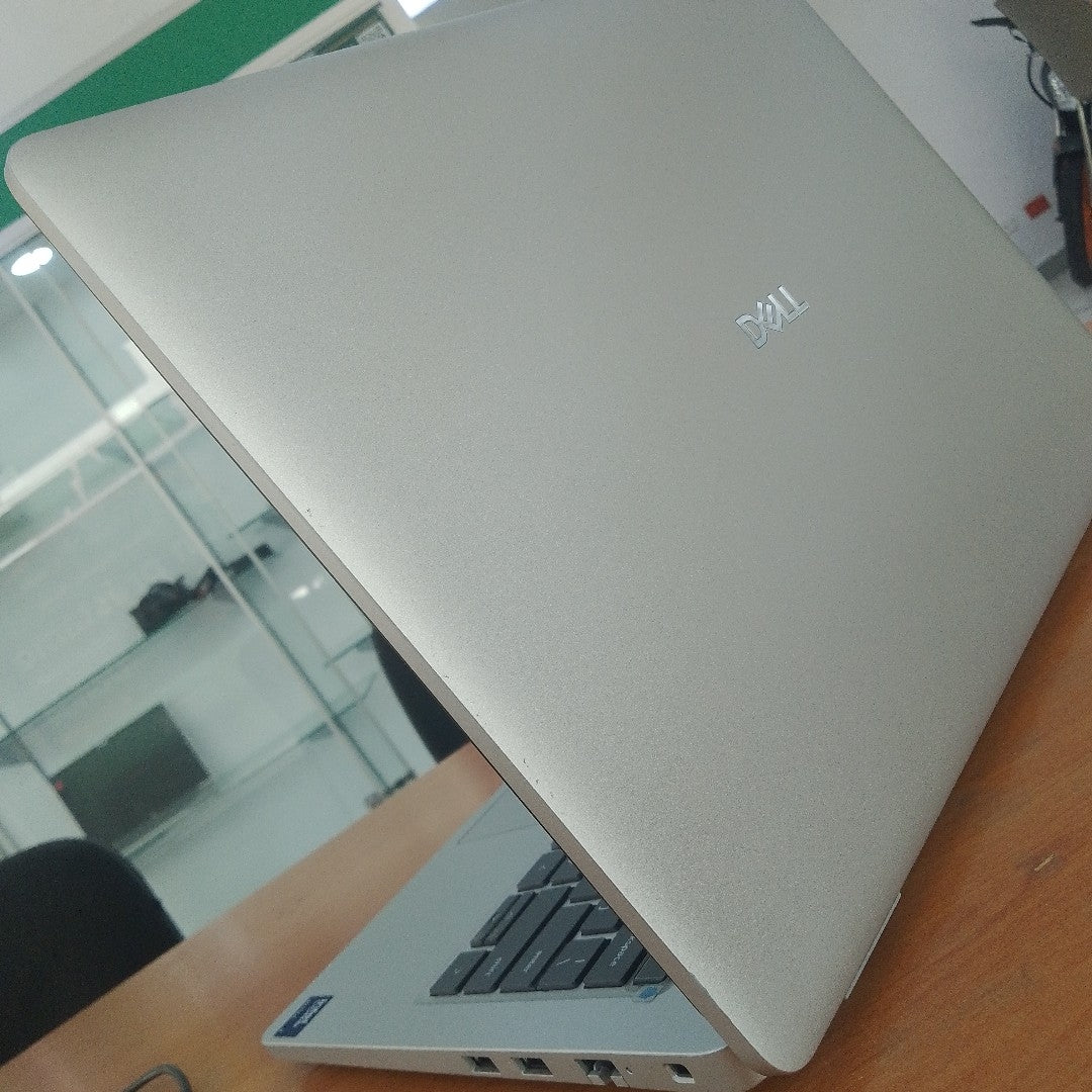 LAPTOP DELL PRO 14 (2025) 512 GB SSD 16 GB RAM (SEMINUEVO)
