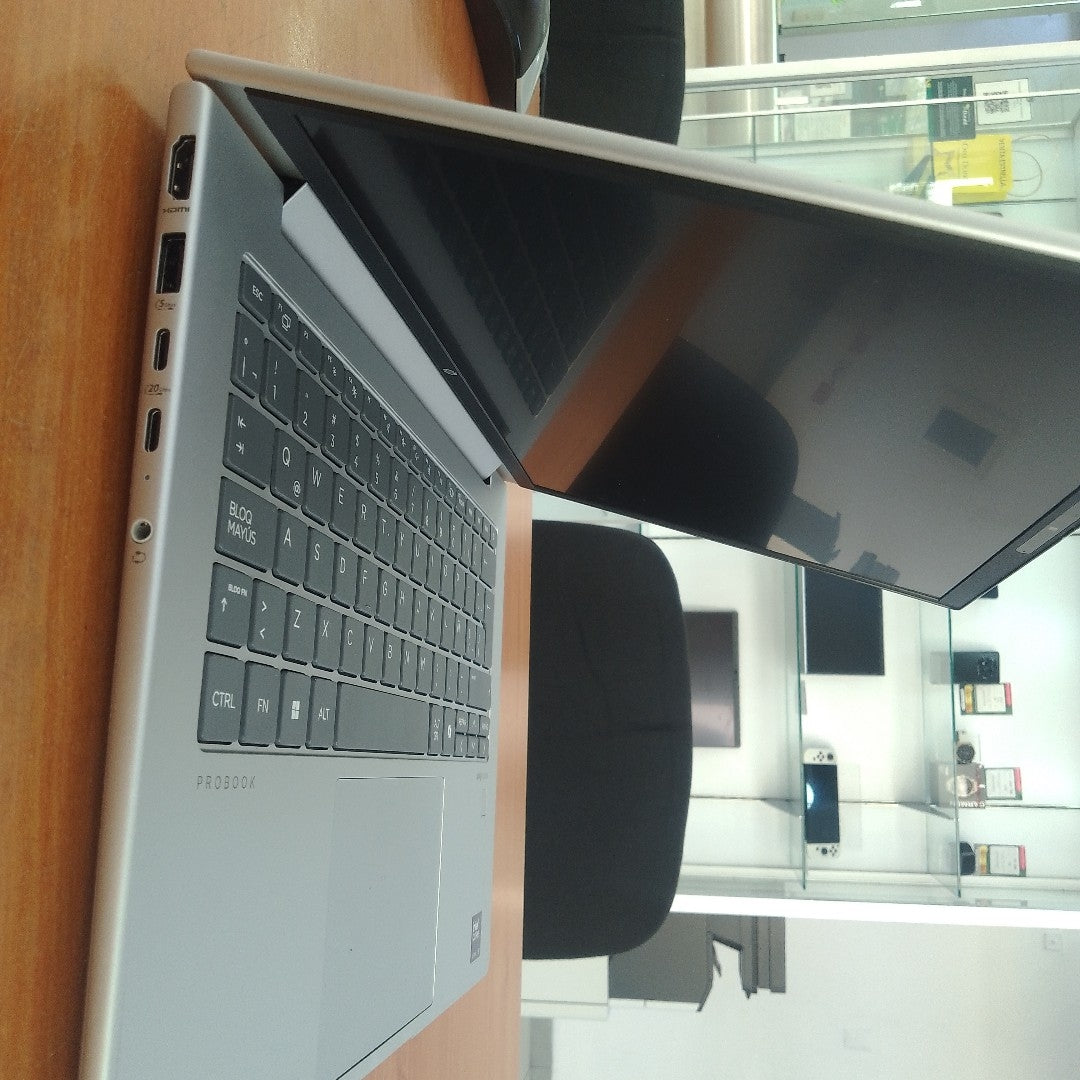 LAPTOP HP PROBOOK 440 G11 (2025) 512 GB SSD 8 GB RAM (SEMINUEVO)
