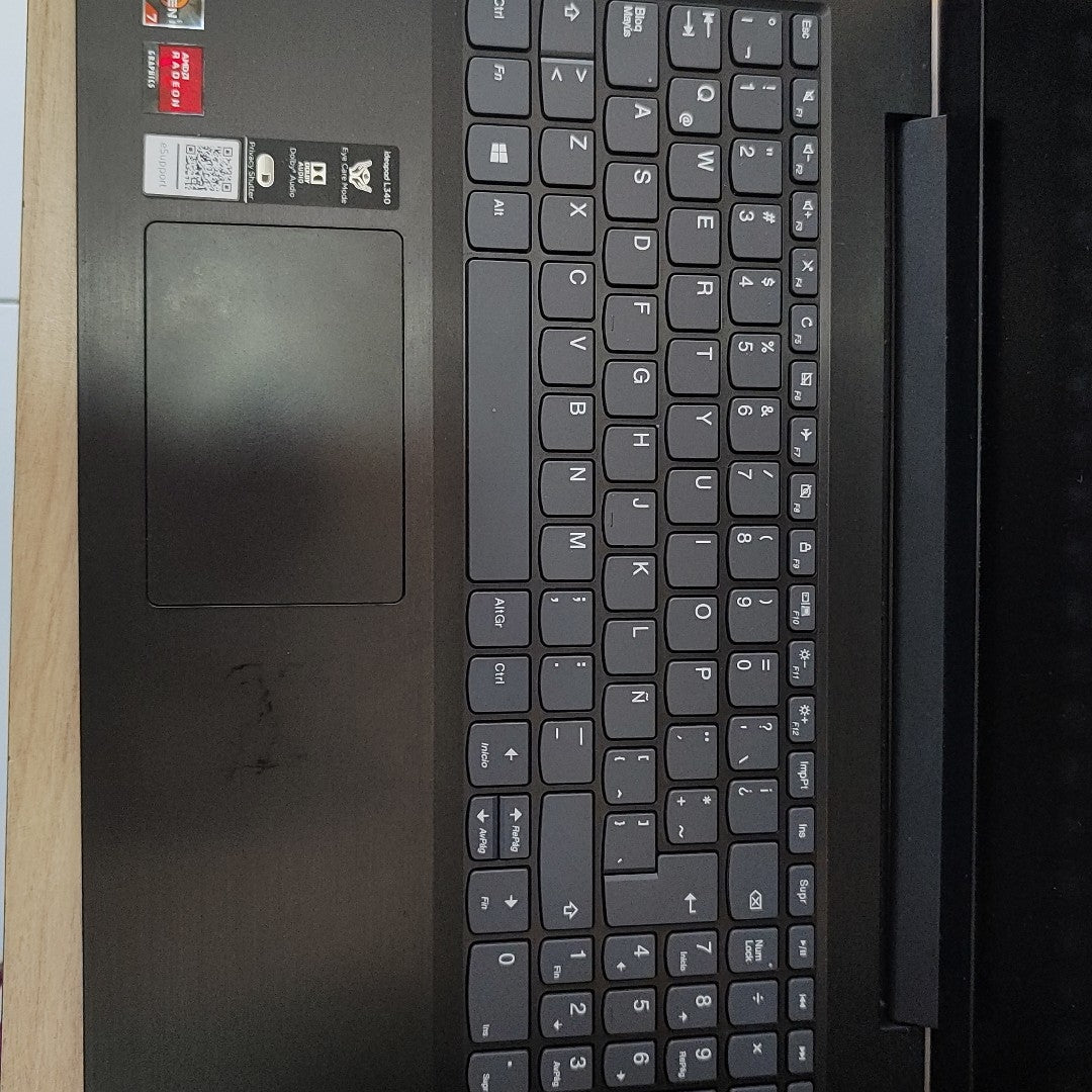 LAPTOP LENOVO IDEAPAD L340-15API (2022) 2 TB + 1 TB SSD 8 GB RAM (SEMINUEVO)