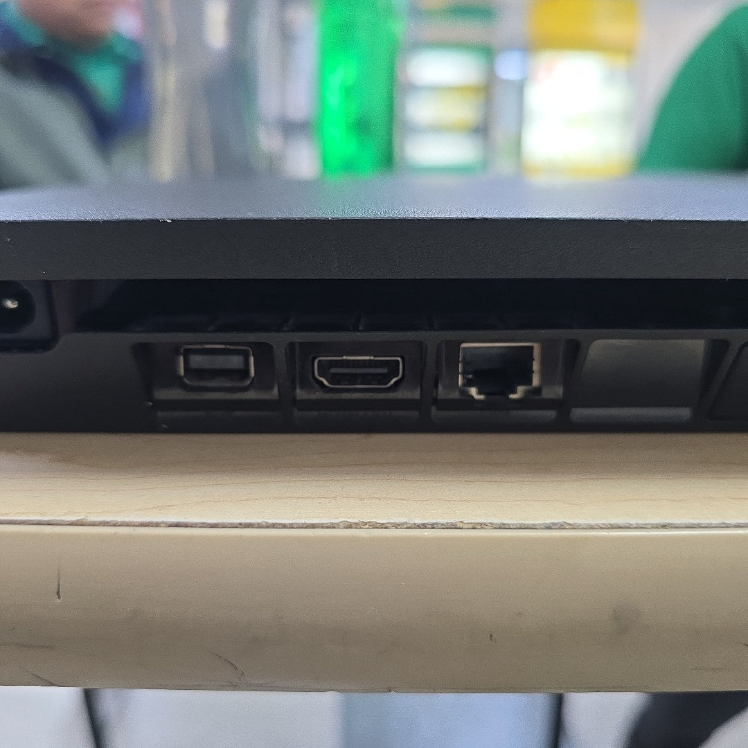 CONSOLA DE VIDEOJUEGO SONY PS4 SLIM 1 TB (SEMINUEVO)