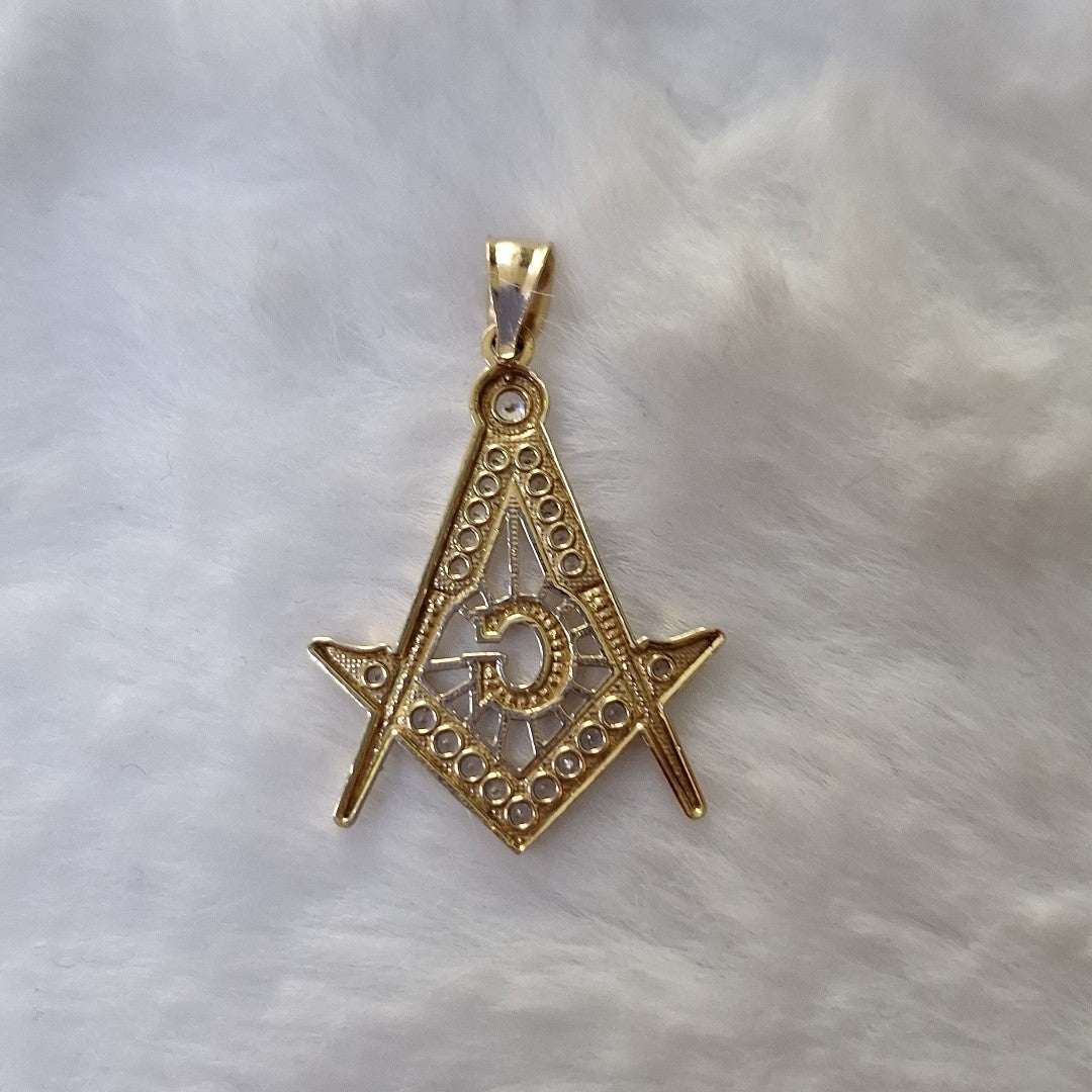 K1 1,80 GRMS 10 K ESPECIFICACIONES COMPLEMENTARIAS DIJE CON CIRCONIAS (SEMINUEVO)