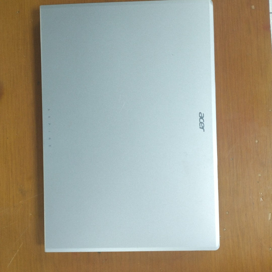 LAPTOP ACER ASPIRE LITE 14 AL14-31P-353Y (2024) 512 GB SSD 8 GB RAM (SEMINUEVO)