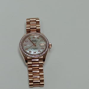 RELOJ CAJA Y PULSO ORO. ORO. 18 K 108.7 GRMS (SEMINUEVO)