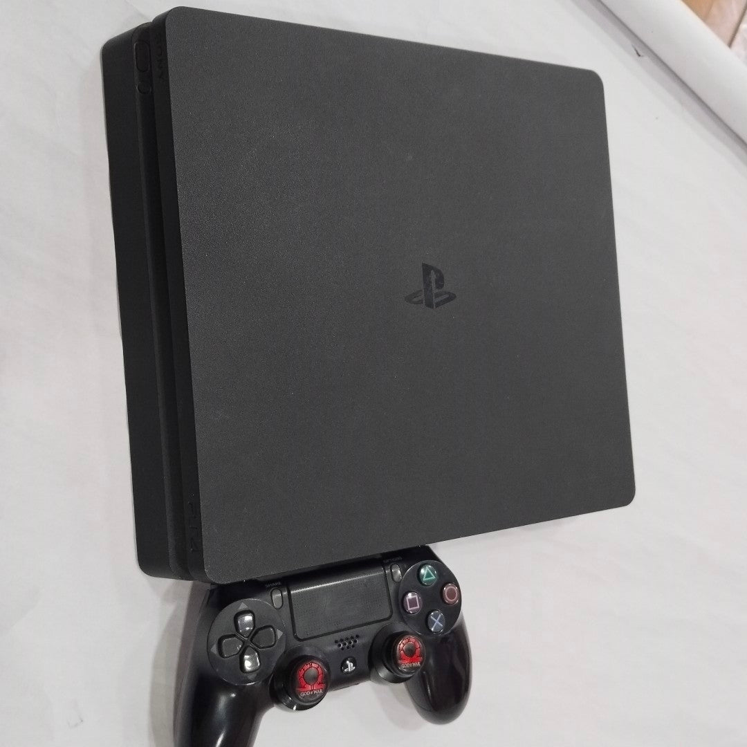 CONSOLA DE VIDEOJUEGO SONY PS4 SLIM 1 TB (SEMINUEVO)
