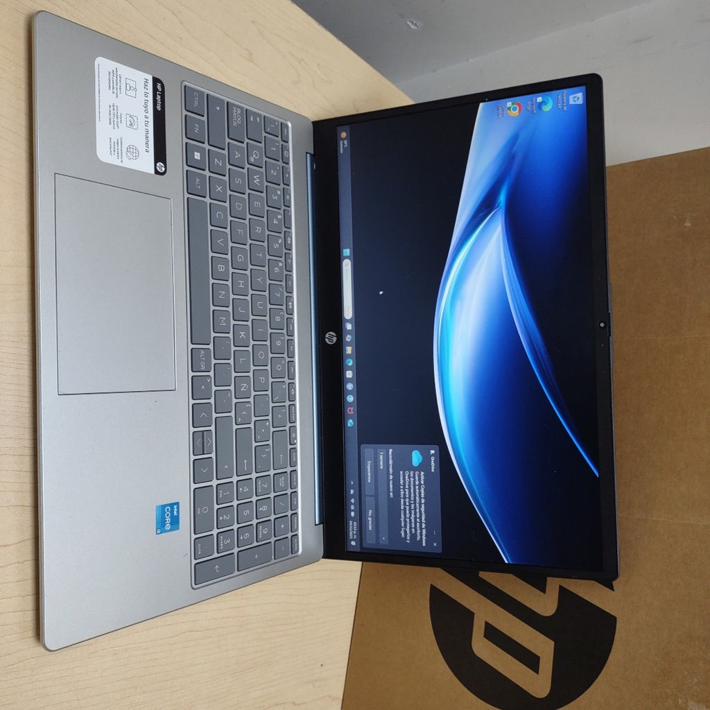 LAPTOP HP 15-FD0026LA (2025) 512 GB SSD 8 GB RAM (SEMINUEVO)