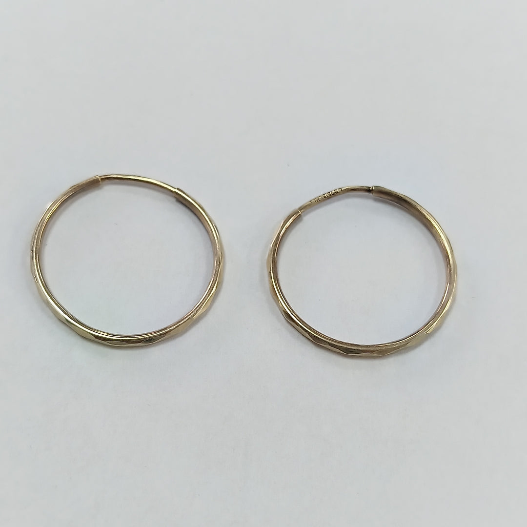 K1 1,10 GRMS 10 K ESPECIFICACIONES COMPLEMENTARIAS PAR DE ARRACADAS FACETADAS (SEMINUEVO)