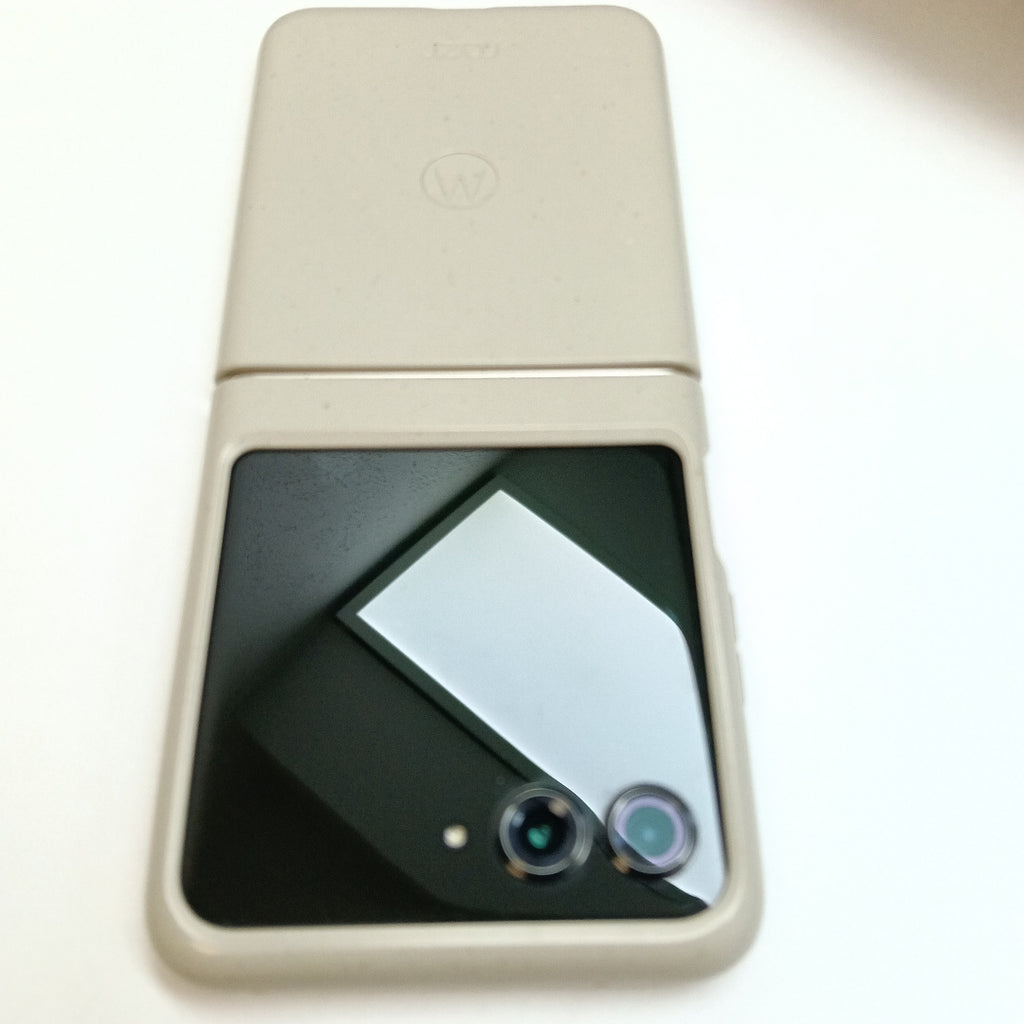 CELULAR MOTOROLA RAZR 50 5G XT2453-1 512 GB 12 GB RAM (SEMINUEVO)