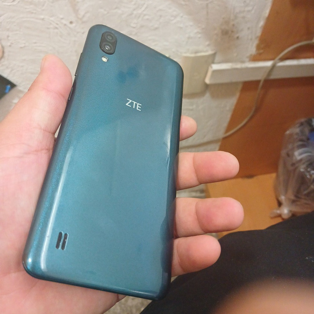 CELULAR OTRAS MARCAS OTROS MODELOS 32 GB 3 GB RAM (SEMINUEVO)