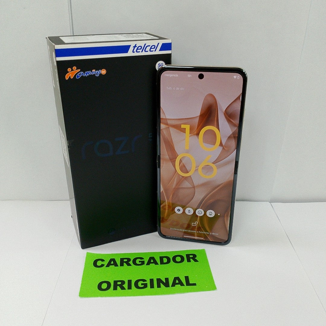 CELULAR MOTOROLA RAZR 50 5G XT2453-1 512 GB 12 GB RAM (SEMINUEVO)