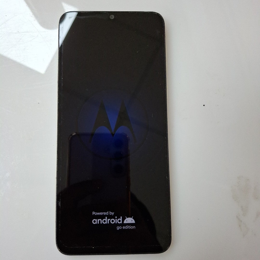 CELULAR MOTOROLA MOTO E13 XT2345-2 64 GB 2 GB RAM (SEMINUEVO)