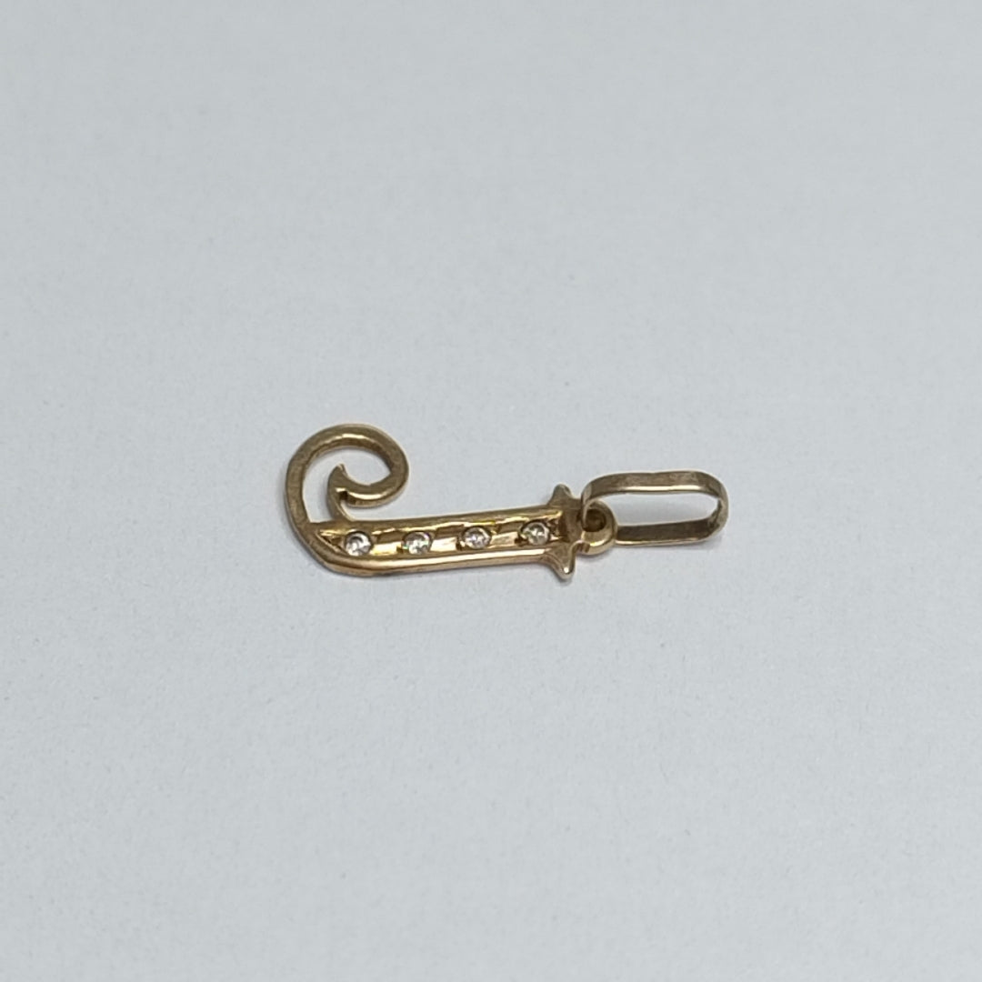 K1 0,40 GRMS 10 K ESPECIFICACIONES COMPLEMENTARIAS DIJE LETRA ¨J¨ (SEMINUEVO)