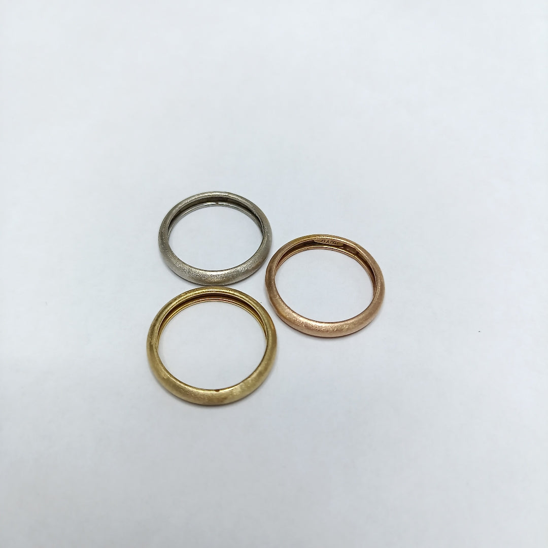 K1 4,30 GRMS 14 K ESPECIFICACIONES COMPLEMENTARIAS ALIANZA DE TRES ARGOLLAR DE O (SEMINUEVO)