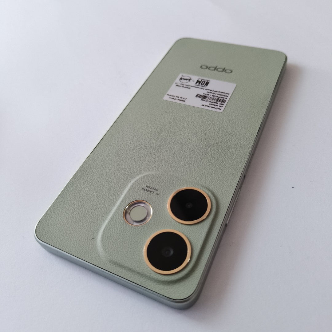 CELULAR OPPO  A5 PRO CPH2711 (2025) 256 GB 8 GB RAM (SEMINUEVO)