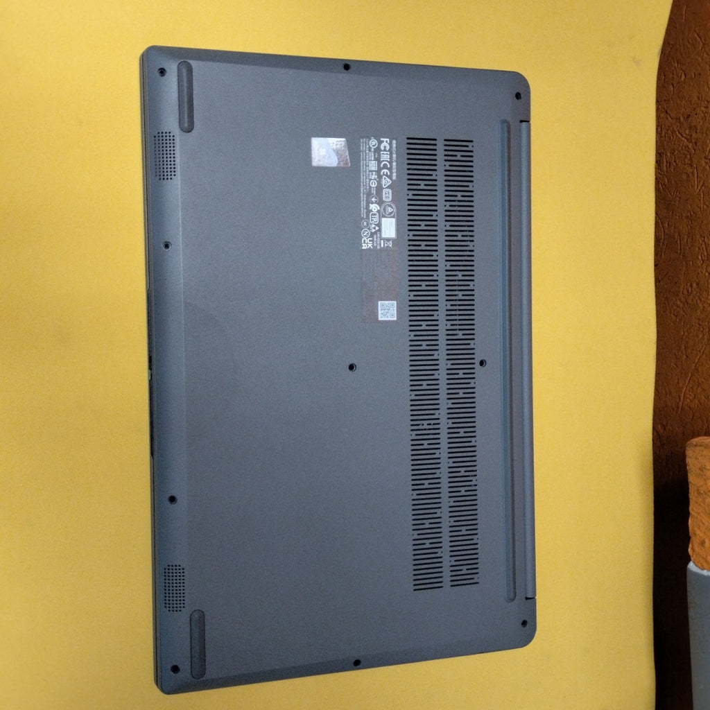 LAPTOP LENOVO IDEAPAD 1 15AMN7 (2024) 256 GB SSD 8 GB RAM (SEMINUEVO)