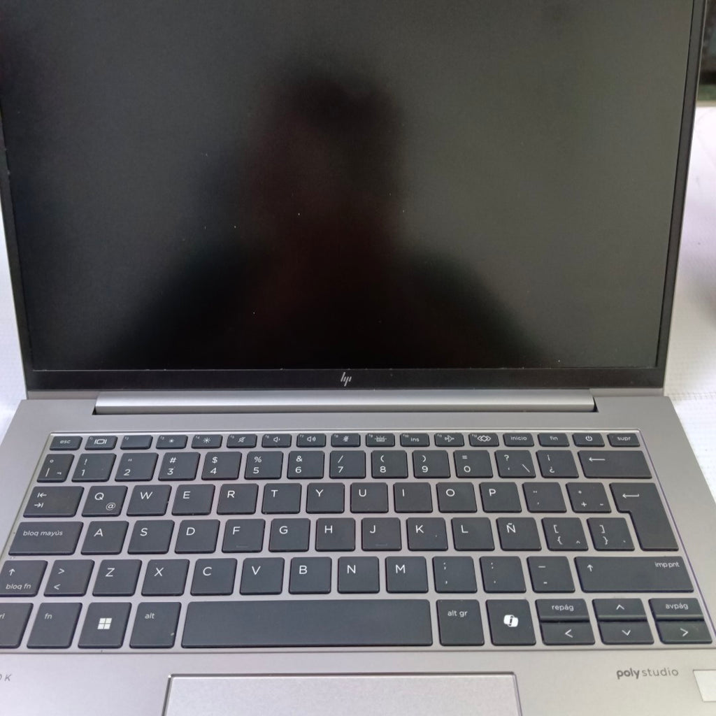 LAPTOP HP ZBOOK FIREFLY 14 G11 (2024) 512 GB SSD 16 GB RAM (SEMINUEVO)