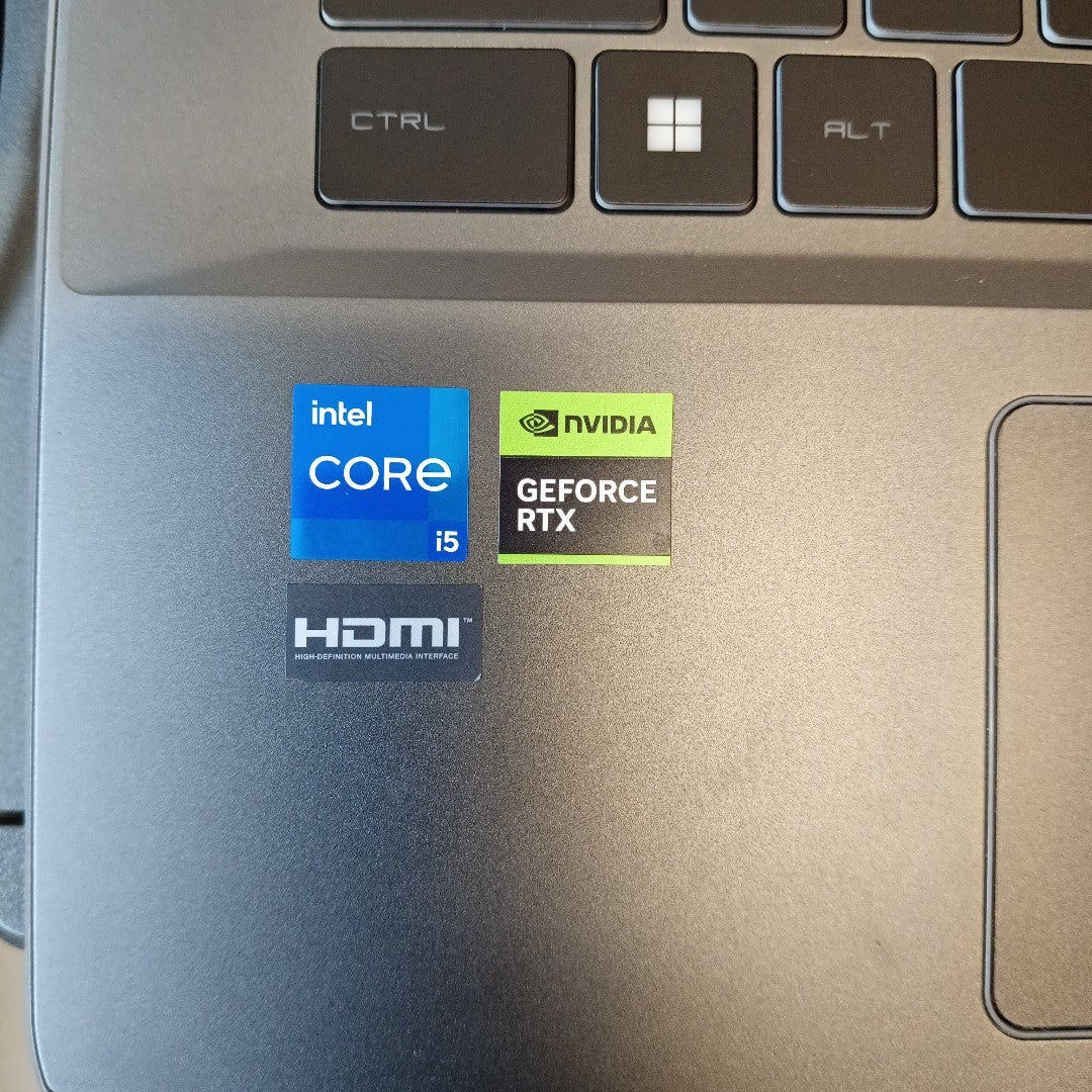 LAPTOP MSI THIN 15 B12UCX-2218MX (2024) 512 GB SSD + 512 GB SSD 16 GB RAM (SEMINUEVO)