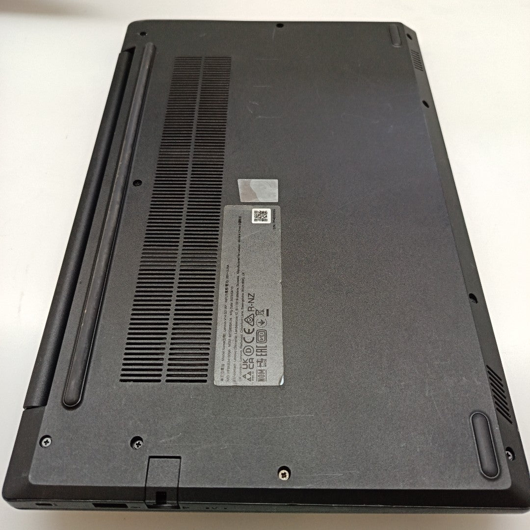 LAPTOP LENOVO V14 G3 IAP (2023) 256 GB SSD 16 GB RAM (SEMINUEVO)