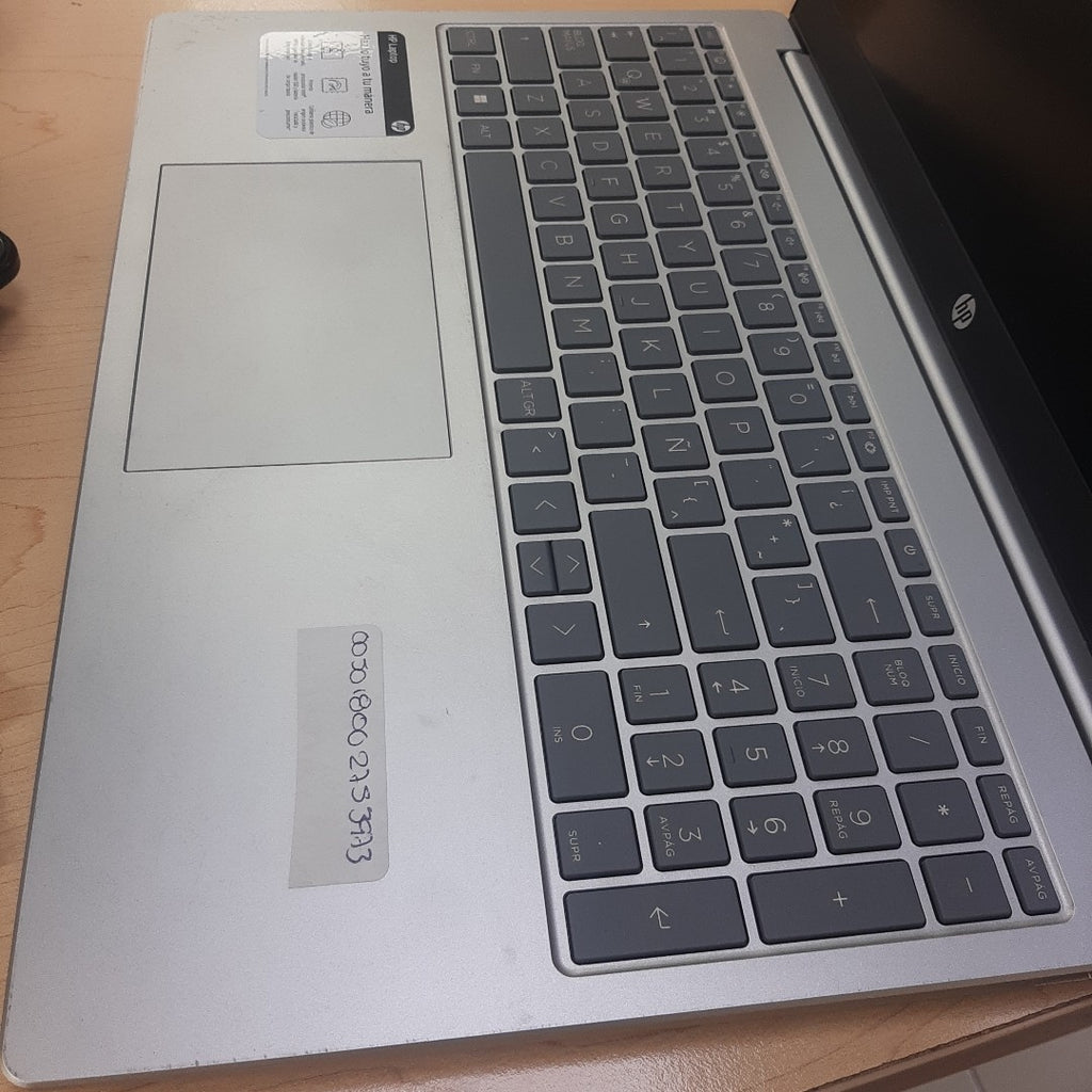 LAPTOP HP 15-FD0037LA  (2024) 512 GB SSD 8 GB RAM (SEMINUEVO)