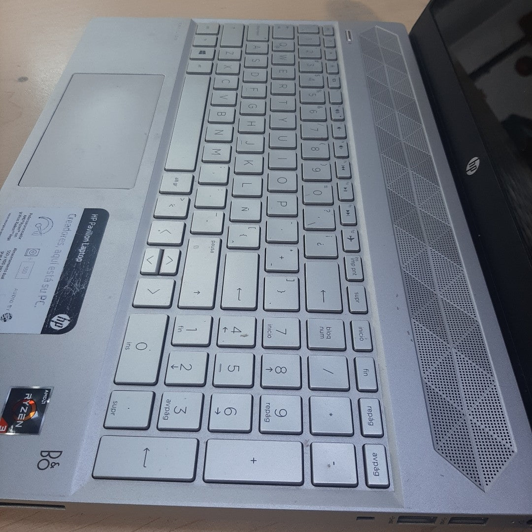 LAPTOP HP PAVILION 15-CW1012LA (2023) 1 TB + 128 GB SSD 12 GB RAM (SEMINUEVO)