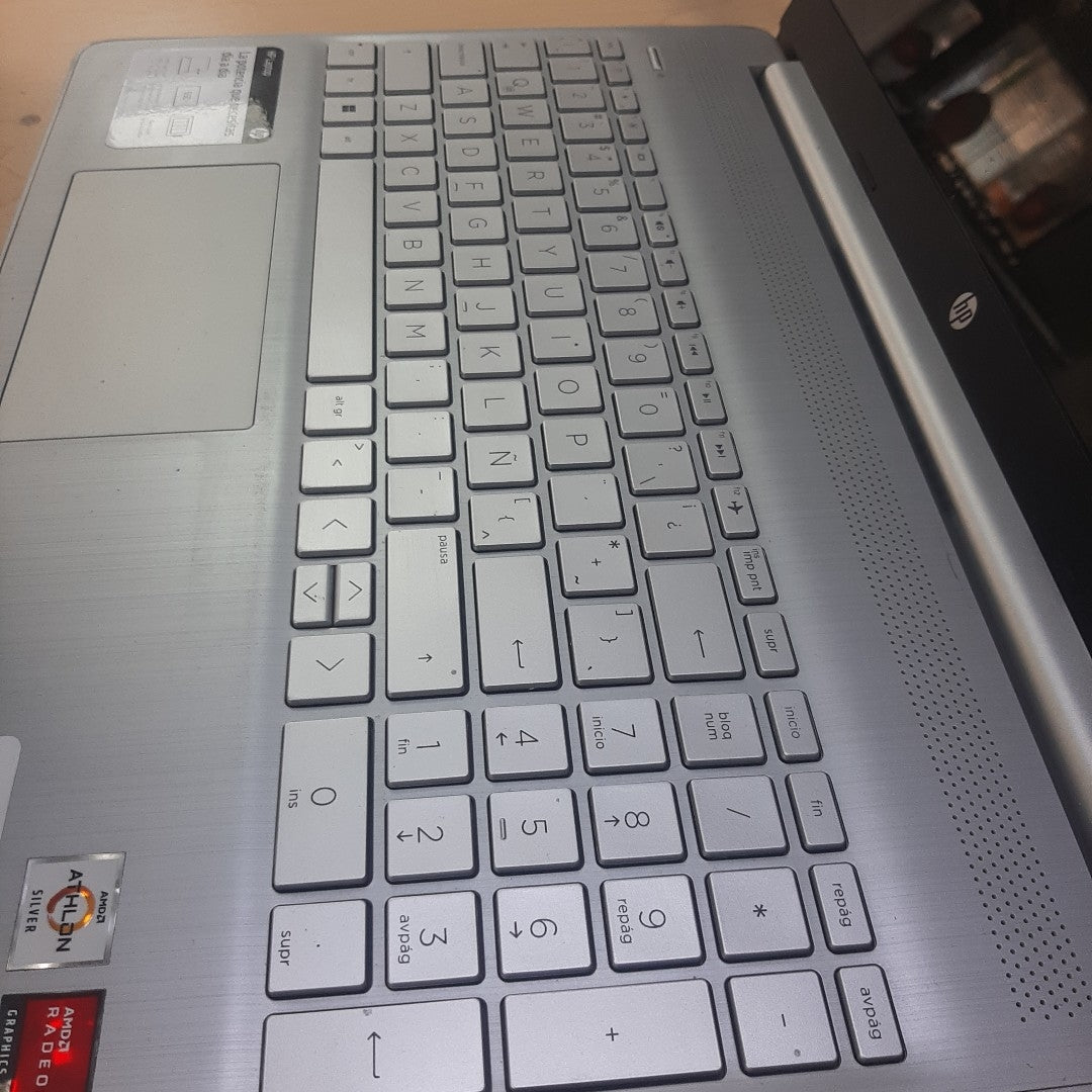 LAPTOP HP 15-EF1501LA (2022) 256 GB SSD 8 GB RAM