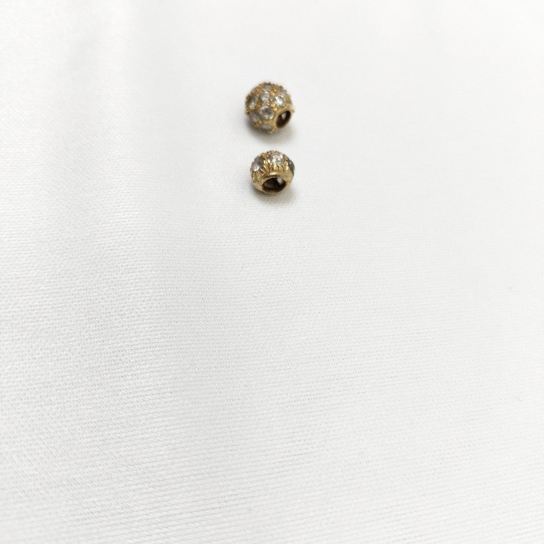 K1 2,20 GRMS 10 K ESPECIFICACIONES COMPLEMENTARIAS 2 DIJES CIRCONIA MALTRATADOS (SEMINUEVO)