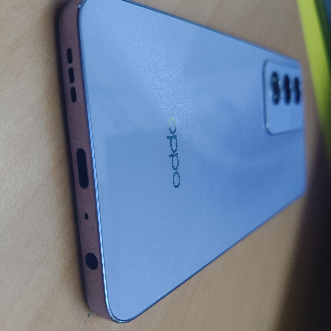 CELULAR OPPO  A80 5G CPH2639 (2024) 256 GB 8 GB RAM (SEMINUEVO)