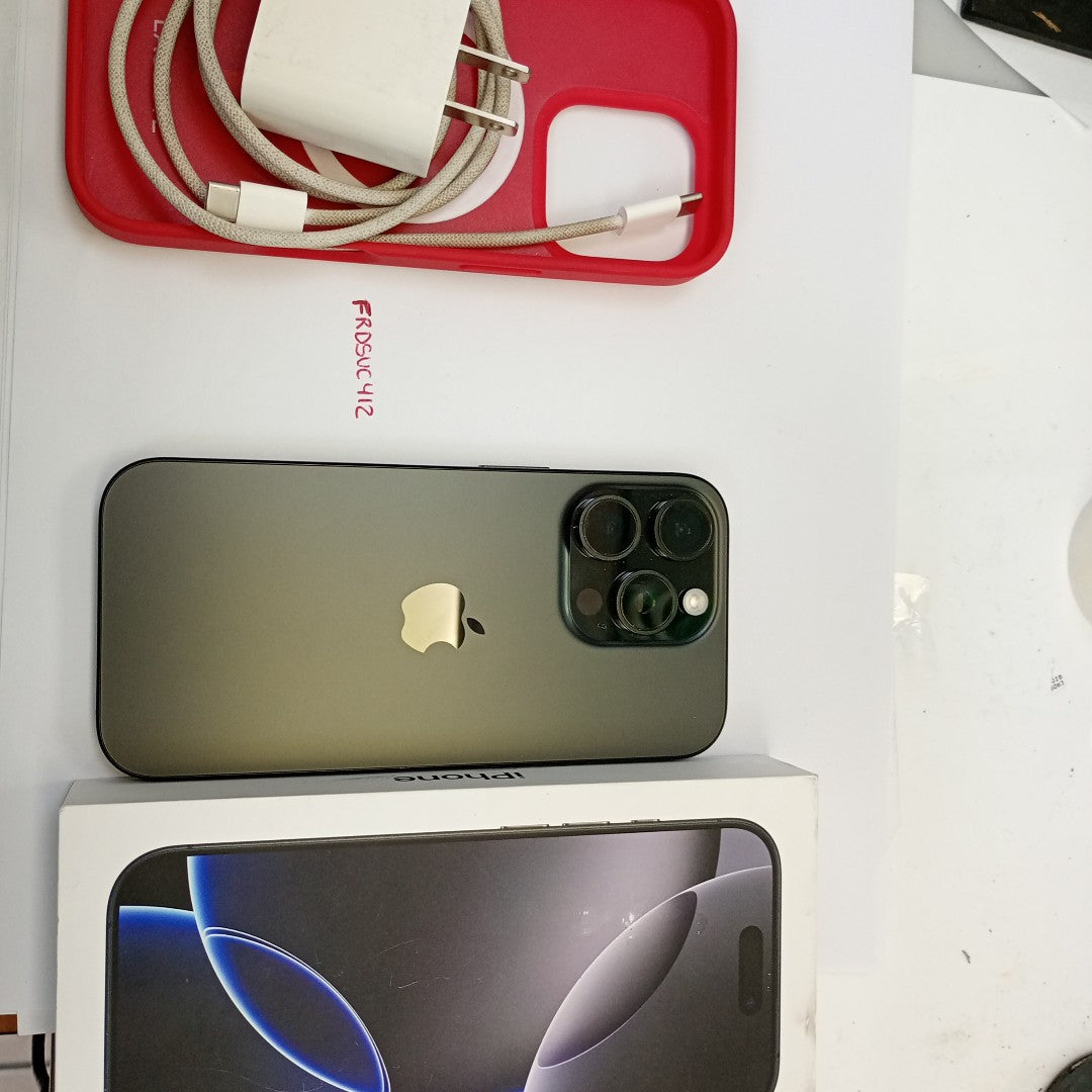 CELULAR APPLE IPHONE 16 PRO A3292 (2024) 256 GB 8 GB RAM (SEMINUEVO)