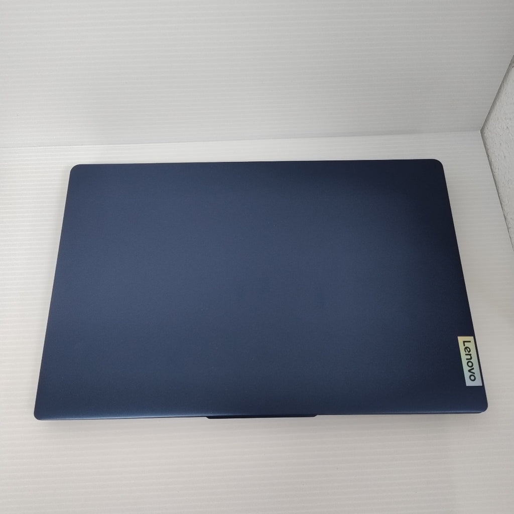 LAPTOP LENOVO IDEAPAD SLIM 3 15IRU8 (2024) 512 GB SSD 8 GB RAM (SEMINUEVO)